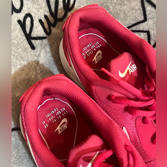Nike lightly used Pink Air Max Oketo women’s size 11 with box - Picture 4 of 9